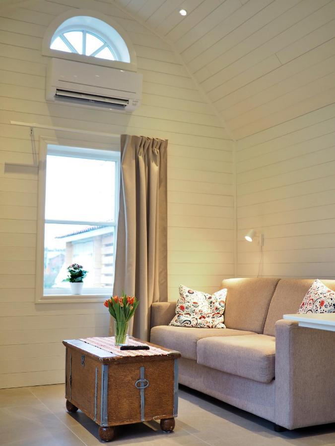 Kristina Attefall I Vaesterhaninge ภายนอก รูปภาพ